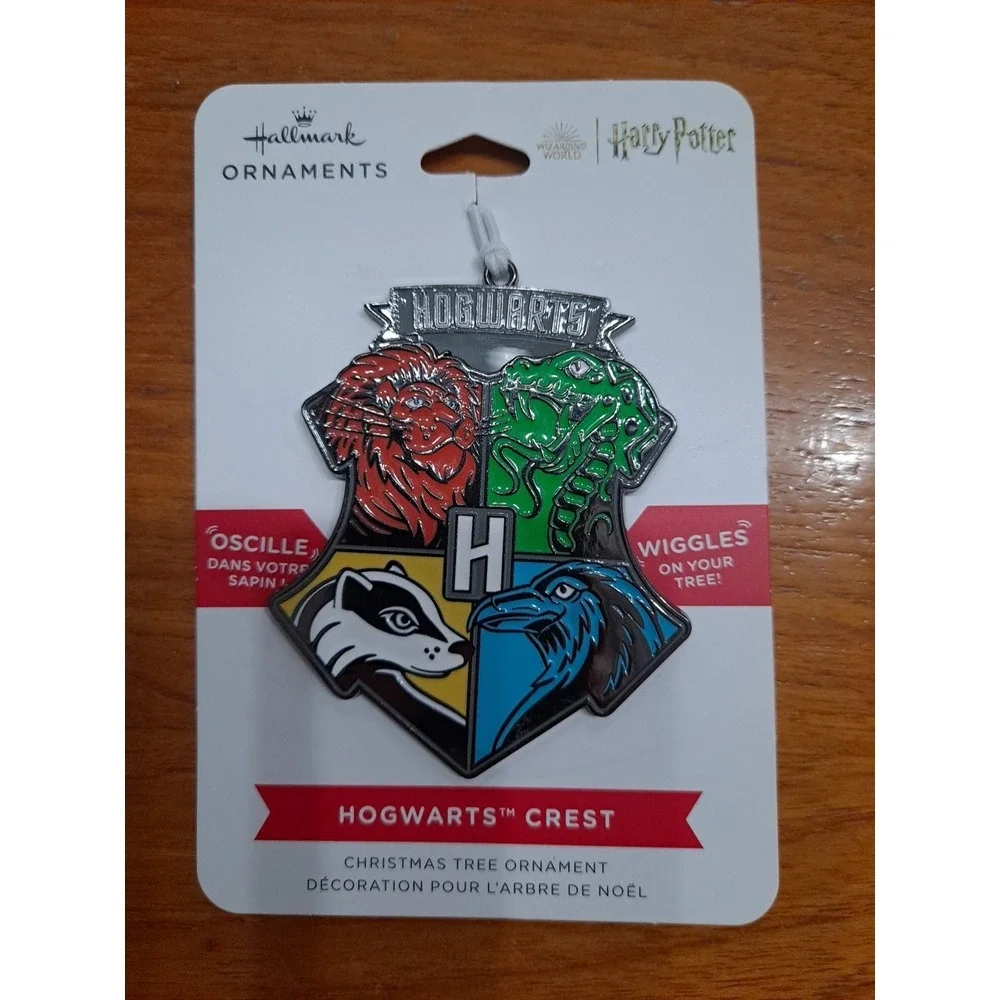 New 2024 Hallmark Ornament Flat Metal Enamel Harry Potter Hogwarts‎ Crest